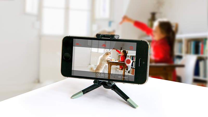 Illustration for article titled How to Turn an Old Smartphone Into a Home Security Camera